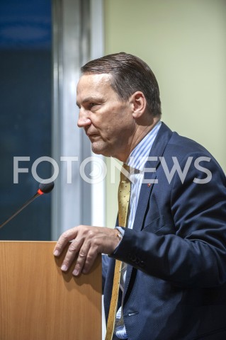  17.01.2019 WARSZAWA<br />DEBATA FUNDACJI BATOREGO POLSKA W UNII PASAZER NA GAPE CZY WSPOLPRACOWNIK<br />N/Z RADEK RADOSLAW SIKORSKI<br /> 