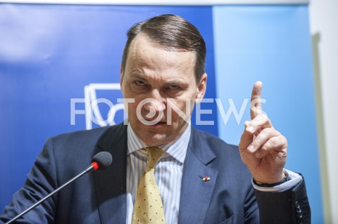  17.01.2019 WARSZAWA<br />DEBATA FUNDACJI BATOREGO POLSKA W UNII PASAZER NA GAPE CZY WSPOLPRACOWNIK<br />N/Z RADEK RADOSLAW SIKORSKI<br /> 