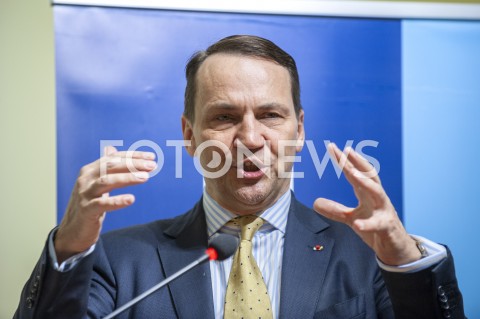  17.01.2019 WARSZAWA<br />DEBATA FUNDACJI BATOREGO POLSKA W UNII PASAZER NA GAPE CZY WSPOLPRACOWNIK<br />N/Z RADEK RADOSLAW SIKORSKI<br /> 