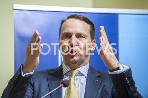  17.01.2019 WARSZAWA<br />DEBATA FUNDACJI BATOREGO POLSKA W UNII PASAZER NA GAPE CZY WSPOLPRACOWNIK<br />N/Z RADEK RADOSLAW SIKORSKI<br /> 