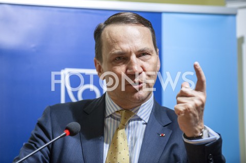  17.01.2019 WARSZAWA<br />DEBATA FUNDACJI BATOREGO POLSKA W UNII PASAZER NA GAPE CZY WSPOLPRACOWNIK<br />N/Z RADEK RADOSLAW SIKORSKI<br /> 