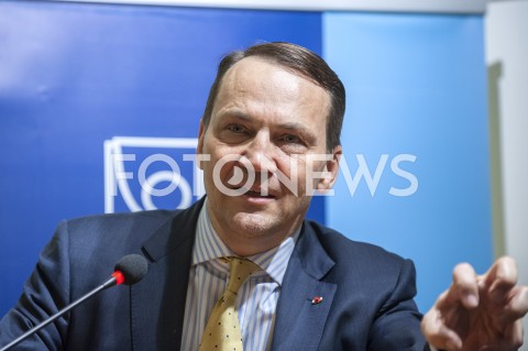  17.01.2019 WARSZAWA<br />DEBATA FUNDACJI BATOREGO POLSKA W UNII PASAZER NA GAPE CZY WSPOLPRACOWNIK<br />N/Z RADEK RADOSLAW SIKORSKI<br /> 