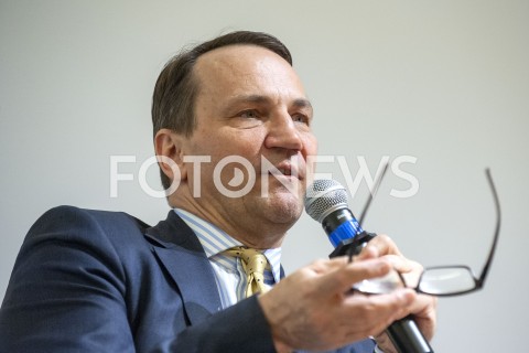  17.01.2019 WARSZAWA<br />DEBATA FUNDACJI BATOREGO POLSKA W UNII PASAZER NA GAPE CZY WSPOLPRACOWNIK<br />N/Z RADEK RADOSLAW SIKORSKI<br /> 