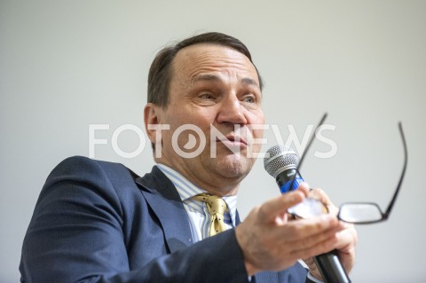 Debata "Polska w Unii – pasażer na gapę czy współprowadzący" w Warszawie