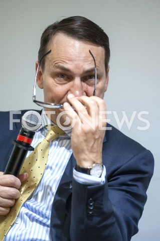  17.01.2019 WARSZAWA<br />DEBATA FUNDACJI BATOREGO POLSKA W UNII PASAZER NA GAPE CZY WSPOLPRACOWNIK<br />N/Z RADEK RADOSLAW SIKORSKI<br /> 