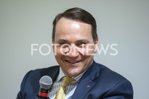  17.01.2019 WARSZAWA<br />DEBATA FUNDACJI BATOREGO POLSKA W UNII PASAZER NA GAPE CZY WSPOLPRACOWNIK<br />N/Z RADEK RADOSLAW SIKORSKI<br /> 