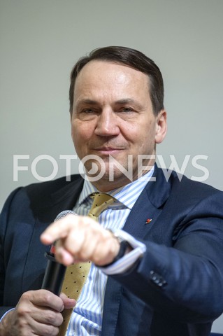  17.01.2019 WARSZAWA<br />DEBATA FUNDACJI BATOREGO POLSKA W UNII PASAZER NA GAPE CZY WSPOLPRACOWNIK<br />N/Z RADEK RADOSLAW SIKORSKI<br /> 