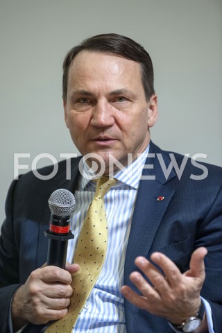  17.01.2019 WARSZAWA<br />DEBATA FUNDACJI BATOREGO POLSKA W UNII PASAZER NA GAPE CZY WSPOLPRACOWNIK<br />N/Z RADEK RADOSLAW SIKORSKI<br /> 