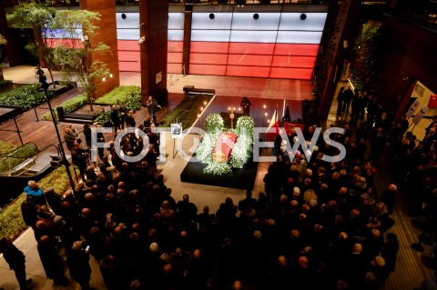  17.01.2019 GDANSK<br />TRUMNA Z CIALEM PREZYDENTA PAWLA ADAMOWICZA WYSTAWIONA W EUROPEJSKIM CENTRUM SOLIDARNOSCI W GDANSKU<br />N/Z TRUMNA Z PREZYDENTEM PAWLEM ADAMOWICZEM<br /> 