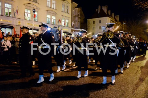  18.01.2019 GDANSK<br />KONDUKT ZALOBNY PRZENOSI TRUMNE Z CIALEM PAWLA ADAMOWICZA DO BAZYLIKI MARIACKIEJ W GDANSKU W KTOREJ ODBEDZIE SIE MSZA ZALOBNA W INTENCJI ZMARLEGO PREYDENTA<br />N/Z ORKIESTRA HONOROWA MARYNARKI WOJENNEJ RP<br /> 