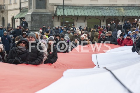  19.01.2019 WARSZAWA<br />TRANSMISJA POGRZEBU PAWLA ADAMOWICZA<br />N/Z FLAGA<br /> 