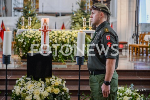 19.01.2019 GDANSK<br />CEREMONIA POGRZEBOWA ZAMORDOWANEGO PREZYDENTA GDANSKA PAWLA ADAMOWICZA W BAZYLICE MARIACKIEJ W GDANSKU<br />N/Z HARCERZ<br /> 