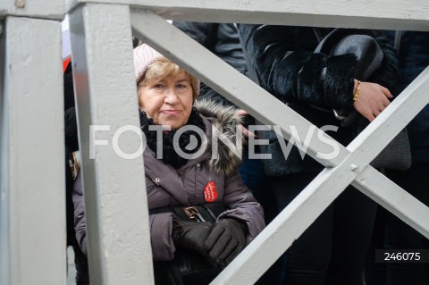  19.01.2019 GDANSK<br />CEREMONIA POGRZEBOWA ZAMORDOWANEGO PREZYDENTA GDANSKA PAWLA ADAMOWICZA W BAZYLICE MARIACKIEJ W GDANSKU<br />N/Z MIESZKANCY GDANSKA W BAZYLICE<br /> 