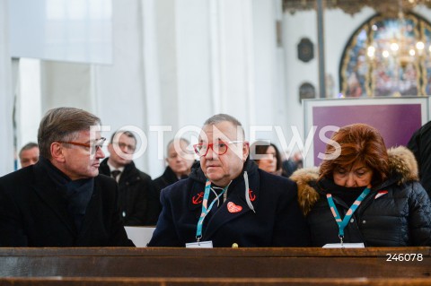  19.01.2019 GDANSK<br />CEREMONIA POGRZEBOWA ZAMORDOWANEGO PREZYDENTA GDANSKA PAWLA ADAMOWICZA W BAZYLICE MARIACKIEJ W GDANSKU<br />N/Z JUREK JERZY OWSIAK LIDIA NIEDZWIECKA OWSIAK<br /> 