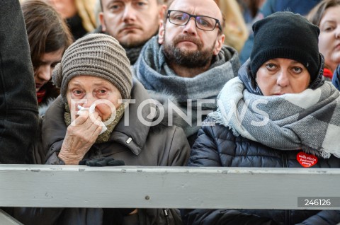  19.01.2019 GDANSK<br />CEREMONIA POGRZEBOWA ZAMORDOWANEGO PREZYDENTA GDANSKA PAWLA ADAMOWICZA W BAZYLICE MARIACKIEJ W GDANSKU<br />N/Z MIESZKANCY GDANSKA W BAZYLICE<br /> 