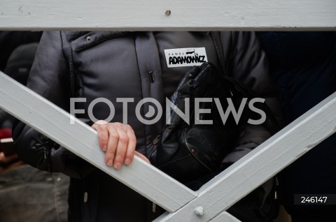  19.01.2019 GDANSK<br />CEREMONIA POGRZEBOWA ZAMORDOWANEGO PREZYDENTA GDANSKA PAWLA ADAMOWICZA W BAZYLICE MARIACKIEJ W GDANSKU<br />N/Z NAPIS ADAMOWICZ SOLIDARNOSC<br /> 