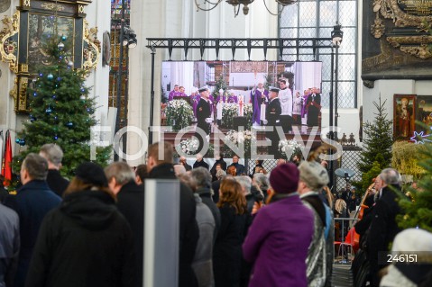  19.01.2019 GDANSK<br />CEREMONIA POGRZEBOWA ZAMORDOWANEGO PREZYDENTA GDANSKA PAWLA ADAMOWICZA W BAZYLICE MARIACKIEJ W GDANSKU<br />N/Z TELEBIM W BAZYLICE<br /> 