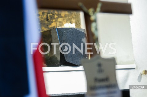  19.01.2019 GDANSK<br />CEREMONIA POGRZEBOWA ZAMORDOWANEGO PREZYDENTA GDANSKA PAWLA ADAMOWICZA W BAZYLICE MARIACKIEJ W GDANSKU<br />N/Z KRZYZ URNA KAPLICA MIEJSCE GDZIE ZOSTALA ZLOZONA URNA Z PROCHAMI PREZYDENTA PAWLA ADAMOWICZA NAGROBEK GROBOWIEC GROB<br /> 