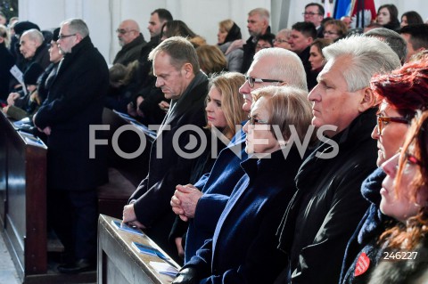  19.01.2019 GDANSK<br />CEREMONIA POGRZEBOWA ZAMORDOWANEGO PREZYDENTA GDANSKA PAWLA ADAMOWICZA W BAZYLICE MARIACKIEJ W GDANSKU<br />N/Z DONALD TUSK MALGORZATA TUSK LECH WALESA DANUTA WALESA ALEKSANDER KWASNIEWSKI JOLANTA KWASNIEWSKA PIOTR ADAMOWICZ BRAT<br /> 