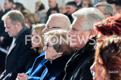  19.01.2019 GDANSK<br />CEREMONIA POGRZEBOWA ZAMORDOWANEGO PREZYDENTA GDANSKA PAWLA ADAMOWICZA W BAZYLICE MARIACKIEJ W GDANSKU<br />N/Z ALEKSANDER KWASNIEWSKI DANUTA WALESA LECH WALESA MALGORZATA TUSK DONALD TUSK<br /> 