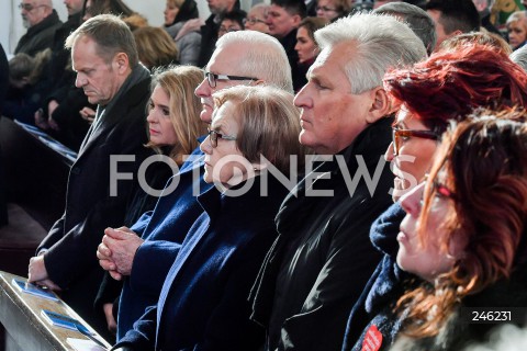  19.01.2019 GDANSK<br />CEREMONIA POGRZEBOWA ZAMORDOWANEGO PREZYDENTA GDANSKA PAWLA ADAMOWICZA W BAZYLICE MARIACKIEJ W GDANSKU<br />N/Z DONALD TUSK MALGORZATA TUSK LECH WALESA DANUTA WALESA ALEKSANDER KWASNIEWSKI JOLANTA KWASNIEWSKA<br /> 