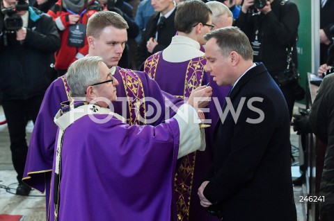 19.01.2019 GDANSK<br />CEREMONIA POGRZEBOWA ZAMORDOWANEGO PREZYDENTA GDANSKA PAWLA ADAMOWICZA W BAZYLICE MARIACKIEJ W GDANSKU<br />N/Z ARCYBISKUP ABP LESZEK SLAWOJ GLODZ PREZYDENT RP ANDRZEJ DUDA<br /> 