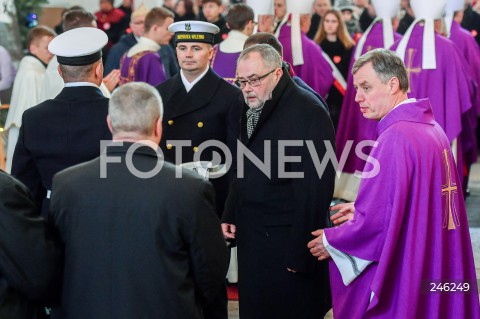  19.01.2019 GDANSK<br />CEREMONIA POGRZEBOWA ZAMORDOWANEGO PREZYDENTA GDANSKA PAWLA ADAMOWICZA W BAZYLICE MARIACKIEJ W GDANSKU<br />N/Z PIOTR ADAMOWICZ BRAT PREZYDENTA PAWLA ADAMOWICZA DONALD TUSK <br /> 