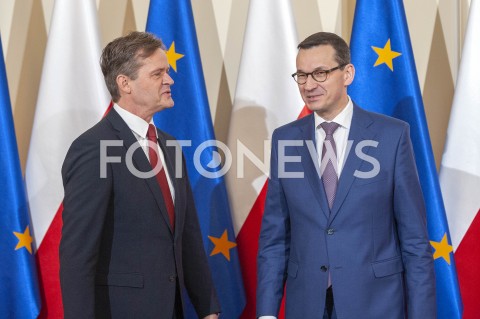  22.01.2019 WARSZAWA<br />SPOTKANIE PREMIERA MATEUSZA MORAWIECKIEGO Z MARKUSEM SCHAFEREM Z MERCEDES BENZ<br />OGLOSZENIE DECYZJI WS. ROZPOCZECIA PRODUKCJI BATERII ELEKTRYCZNYCH PRZEZ MERCEDES-BENZ CARS W FABRYCE W JAWORZE NA DOLNYM SLASKU<br />N/Z PREMIER MATEUSZ MORAWIECKI MARKUS SCHAFER<br /> 