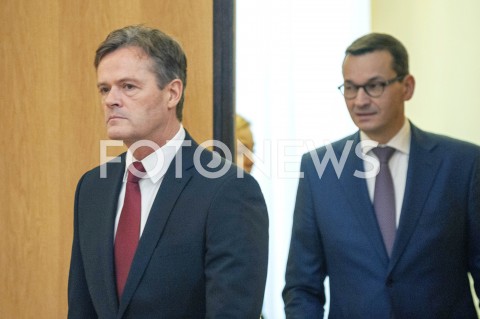  22.01.2019 WARSZAWA<br />SPOTKANIE PREMIERA MATEUSZA MORAWIECKIEGO Z MARKUSEM SCHAFEREM Z MERCEDES BENZ<br />OGLOSZENIE DECYZJI WS. ROZPOCZECIA PRODUKCJI BATERII ELEKTRYCZNYCH PRZEZ MERCEDES-BENZ CARS W FABRYCE W JAWORZE NA DOLNYM SLASKU<br />N/Z PREMIER MATEUSZ MORAWIECKI MARKUS SCHAFER<br /> 