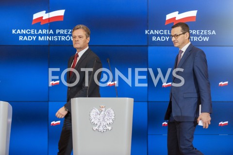  22.01.2019 WARSZAWA<br />SPOTKANIE PREMIERA MATEUSZA MORAWIECKIEGO Z MARKUSEM SCHAFEREM Z MERCEDES BENZ<br />OGLOSZENIE DECYZJI WS. ROZPOCZECIA PRODUKCJI BATERII ELEKTRYCZNYCH PRZEZ MERCEDES-BENZ CARS W FABRYCE W JAWORZE NA DOLNYM SLASKU<br />N/Z PREMIER MATEUSZ MORAWIECKI MARKUS SCHAFER<br /> 