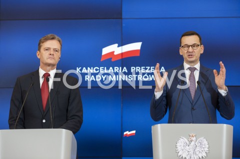  22.01.2019 WARSZAWA<br />SPOTKANIE PREMIERA MATEUSZA MORAWIECKIEGO Z MARKUSEM SCHAFEREM Z MERCEDES BENZ<br />OGLOSZENIE DECYZJI WS. ROZPOCZECIA PRODUKCJI BATERII ELEKTRYCZNYCH PRZEZ MERCEDES-BENZ CARS W FABRYCE W JAWORZE NA DOLNYM SLASKU<br />N/Z PREMIER MATEUSZ MORAWIECKI MARKUS SCHAFER<br /> 