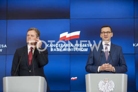  22.01.2019 WARSZAWA<br />SPOTKANIE PREMIERA MATEUSZA MORAWIECKIEGO Z MARKUSEM SCHAFEREM Z MERCEDES BENZ<br />OGLOSZENIE DECYZJI WS. ROZPOCZECIA PRODUKCJI BATERII ELEKTRYCZNYCH PRZEZ MERCEDES-BENZ CARS W FABRYCE W JAWORZE NA DOLNYM SLASKU<br />N/Z PREMIER MATEUSZ MORAWIECKI MARKUS SCHAFER<br /> 