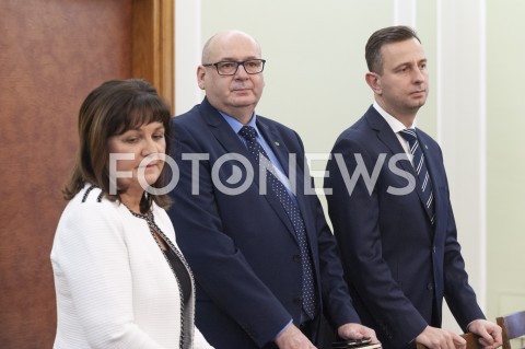  25.01.2019 WARSZAWA SEJM<br />SPOTKANIE PREMIERA Z PRZEDSTAWICIELAMI UGRUPOWAN OPOZYCYJNYCH<br />N/Z WLADYSLAW KOSINIAK KAMYSZ MALGORZATA ZWIERCAN PIOTR ZGORZELSKI<br /> 