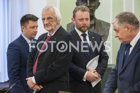  25.01.2019 WARSZAWA SEJM<br />SPOTKANIE PREMIERA Z PRZEDSTAWICIELAMI UGRUPOWAN OPOZYCYJNYCH<br />N/Z RYSZARD TERLECKI LUKASZ SZUMOWSKI MICHAL DWORCZYK<br /> 