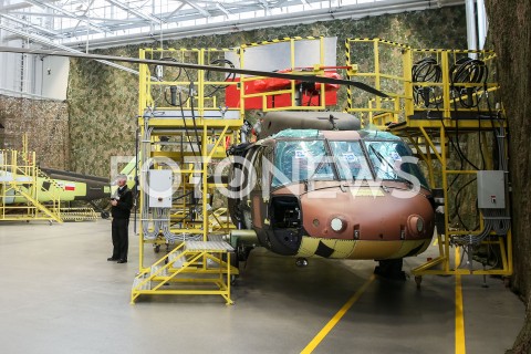  25.01.2019 MIELEC <br />PODPISANIE UMOWY NA ZAKUP CZTERECH NOWYCH SMIGLOWCOW BLACK HAWK DLA POLSKIEJ ARMII WYPRODUKOWANYCH PRZEZ POLSKIE ZAKLADY LOTNICZE W MIELCU <br />N/Z ZDJECIE ILUSTRACYJNE ILUSTRANT HALA PRODUKCYJNA SMIGLOWCOW BLACK HAWK<br /> 