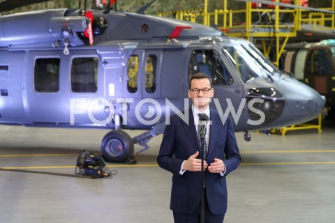  25.01.2019 MIELEC <br />PODPISANIE UMOWY NA ZAKUP CZTERECH NOWYCH SMIGLOWCOW BLACK HAWK DLA POLSKIEJ ARMII WYPRODUKOWANYCH PRZEZ POLSKIE ZAKLADY LOTNICZE W MIELCU <br />N/Z PREMIER MATEUSZ MORAWIECKI <br /> 