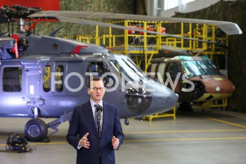  25.01.2019 MIELEC <br />PODPISANIE UMOWY NA ZAKUP CZTERECH NOWYCH SMIGLOWCOW BLACK HAWK DLA POLSKIEJ ARMII WYPRODUKOWANYCH PRZEZ POLSKIE ZAKLADY LOTNICZE W MIELCU <br />N/Z PREMIER MATEUSZ MORAWIECKI <br /> 