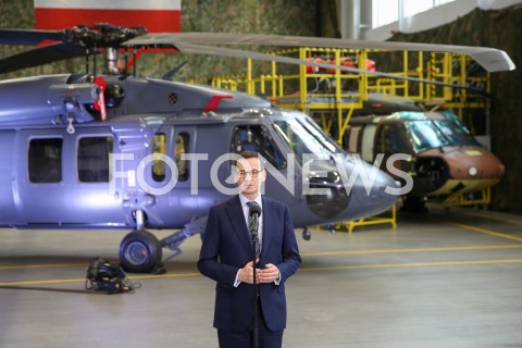  25.01.2019 MIELEC <br />PODPISANIE UMOWY NA ZAKUP CZTERECH NOWYCH SMIGLOWCOW BLACK HAWK DLA POLSKIEJ ARMII WYPRODUKOWANYCH PRZEZ POLSKIE ZAKLADY LOTNICZE W MIELCU <br />N/Z PREMIER MATEUSZ MORAWIECKI <br /> 