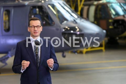  25.01.2019 MIELEC <br />PODPISANIE UMOWY NA ZAKUP CZTERECH NOWYCH SMIGLOWCOW BLACK HAWK DLA POLSKIEJ ARMII WYPRODUKOWANYCH PRZEZ POLSKIE ZAKLADY LOTNICZE W MIELCU <br />N/Z PREMIER MATEUSZ MORAWIECKI <br /> 