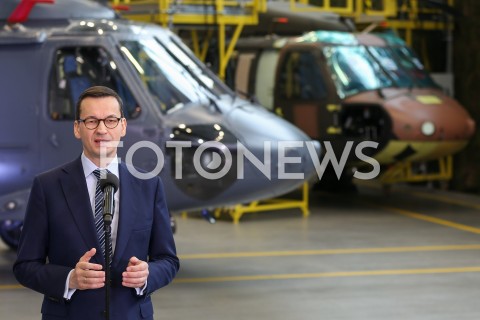  25.01.2019 MIELEC <br />PODPISANIE UMOWY NA ZAKUP CZTERECH NOWYCH SMIGLOWCOW BLACK HAWK DLA POLSKIEJ ARMII WYPRODUKOWANYCH PRZEZ POLSKIE ZAKLADY LOTNICZE W MIELCU <br />N/Z PREMIER MATEUSZ MORAWIECKI <br /> 