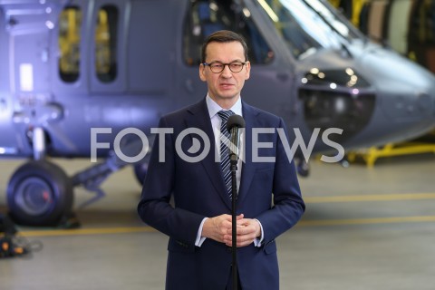  25.01.2019 MIELEC <br />PODPISANIE UMOWY NA ZAKUP CZTERECH NOWYCH SMIGLOWCOW BLACK HAWK DLA POLSKIEJ ARMII WYPRODUKOWANYCH PRZEZ POLSKIE ZAKLADY LOTNICZE W MIELCU <br />N/Z PREMIER MATEUSZ MORAWIECKI <br /> 