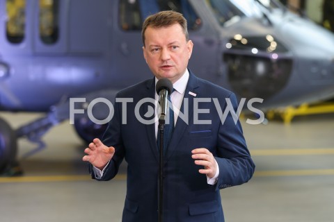  25.01.2019 MIELEC <br />PODPISANIE UMOWY NA ZAKUP CZTERECH NOWYCH SMIGLOWCOW BLACK HAWK DLA POLSKIEJ ARMII WYPRODUKOWANYCH PRZEZ POLSKIE ZAKLADY LOTNICZE W MIELCU <br />N/Z MARIUSZ BLASZCZAK <br /> 