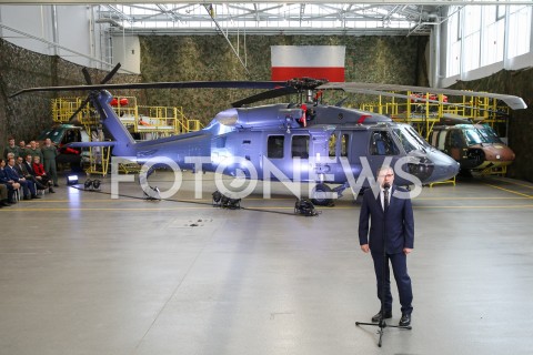  25.01.2019 MIELEC <br />PODPISANIE UMOWY NA ZAKUP CZTERECH NOWYCH SMIGLOWCOW BLACK HAWK DLA POLSKIEJ ARMII WYPRODUKOWANYCH PRZEZ POLSKIE ZAKLADY LOTNICZE W MIELCU <br />N/Z JANUSZ ZAKRECKI ( PREZES PZL MIELEC ) <br /> 