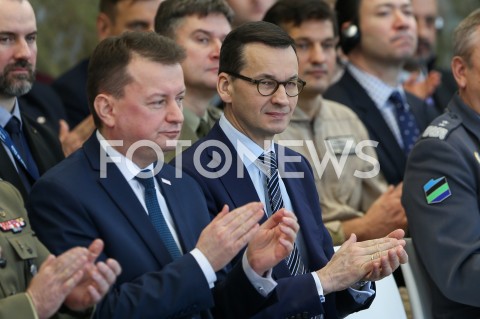  25.01.2019 MIELEC <br />PODPISANIE UMOWY NA ZAKUP CZTERECH NOWYCH SMIGLOWCOW BLACK HAWK DLA POLSKIEJ ARMII WYPRODUKOWANYCH PRZEZ POLSKIE ZAKLADY LOTNICZE W MIELCU <br />N/Z PREMIER MATEUSZ MORAWIECKI MARIUSZ BLASZCZAK <br /> 