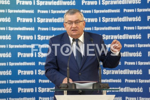  26.01.2019 WARSZAWA<br />KONFERENCJA KLUBU PARLAMENTARNEGO PIS ZASADY PROWADZENIA POLITYKI ROZWOJU W POLSCE<br />N/Z ANDRZEJ ADAMCZYK MINISTER INFRASTRUKTURY<br /> 