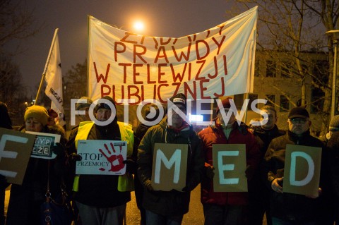  2601.2019 GDANSK<br />PIKIETA POD SIEDZIBA TELEWIZJI POLSKIEJ W GDANSKU POD HASLEM ZADAMY ZMIAN W TVP<br />N/Z TRANSPARENT ZADAMY PRAWDY W TELEWIZJI PUBLICZNEJ<br /> 