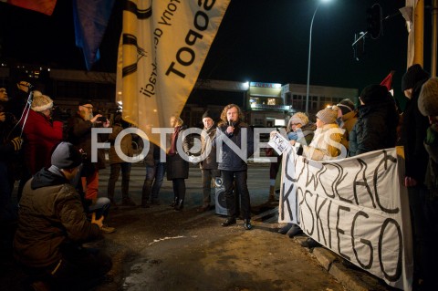  2601.2019 GDANSK<br />PIKIETA POD SIEDZIBA TELEWIZJI POLSKIEJ W GDANSKU POD HASLEM ZADAMY ZMIAN W TVP<br />N/Z JACEK KARNOWSKI PRZEMAWIA PODCZAS PIKIETY<br /> 