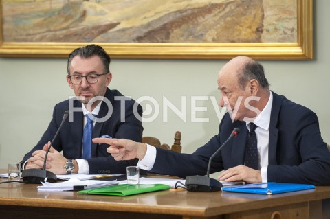  28.01.2019 WARSZAWA<br />PRZESLUCHANIE JANA VINCENTA ROSTOWSKIEGO PRZED KOMISJA DO SPRAW VAT<br />N/Z JAN VINCENT JACEK ROSTOWSKI MAREK CHMAJ<br /> 