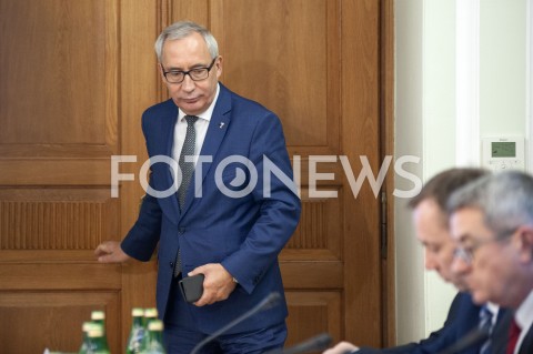  28.01.2019 WARSZAWA<br />PRZESLUCHANIE JANA VINCENTA ROSTOWSKIEGO PRZED KOMISJA DO SPRAW VAT<br />N/Z KAZIMIERZ SMOLINSKI<br /> 