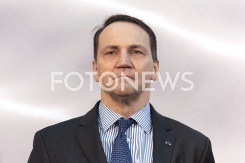  01.02.2019 WARSZAWA<br />PODPISANIE DEKLARACJI ZALOZYCIELSKIEJ KOALICJI EUROPEJSKIEJ DLA POLSKI PRZEZ BYLYCH PREMIEROW I MINISTROW SPRAW ZAGRANICZNYCH<br />N/Z RADEK RADOSLAW SIKORSKI<br /> 